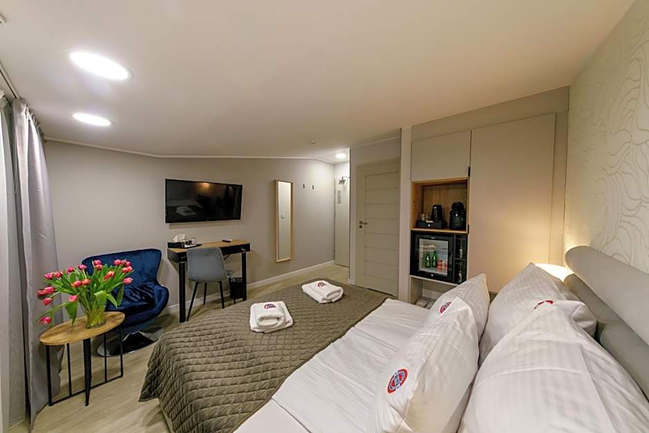 Kamienica no 111a Warsaw Airport