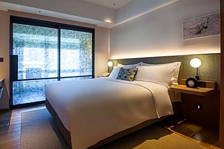 Double or Twin Room (Check-in after 20:00)