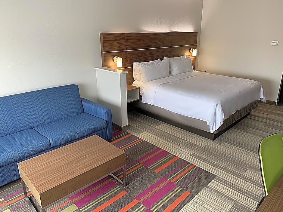 Holiday Inn Express & Suites Moore By IHG
