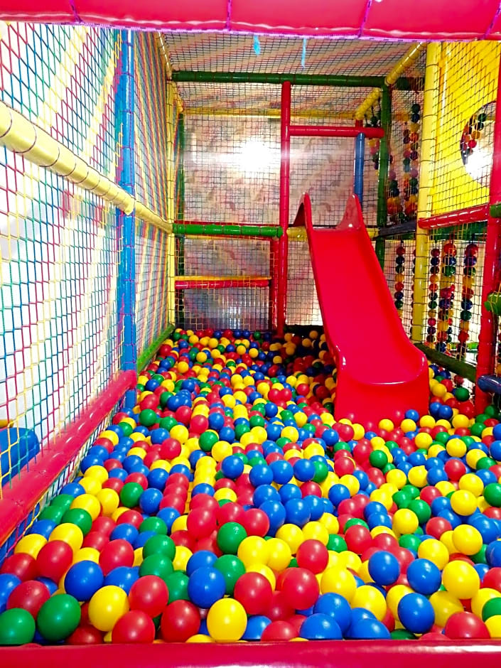 GOŚCINIEC NAD SAWĄ