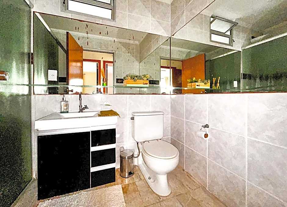 Apto espacoso c WiFi prox a Marginal Pinheiros SP