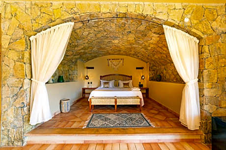 Deluxe Suite with Sea View