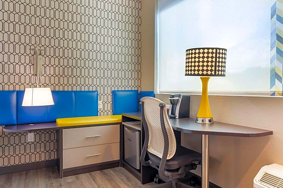 GLo Best Western Dallas South DeSoto