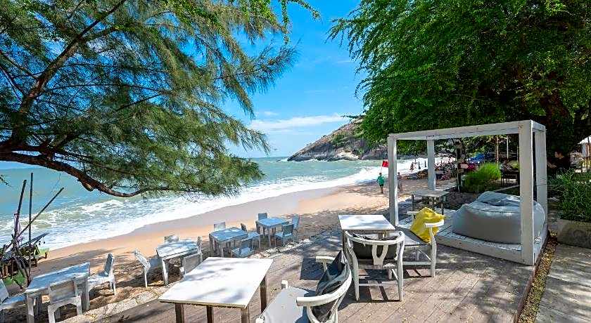 Sanae Beach Huahin