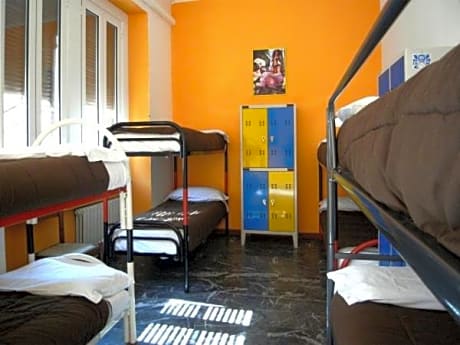 Bed in a 6-Bunk-bed female Dormitory Room 