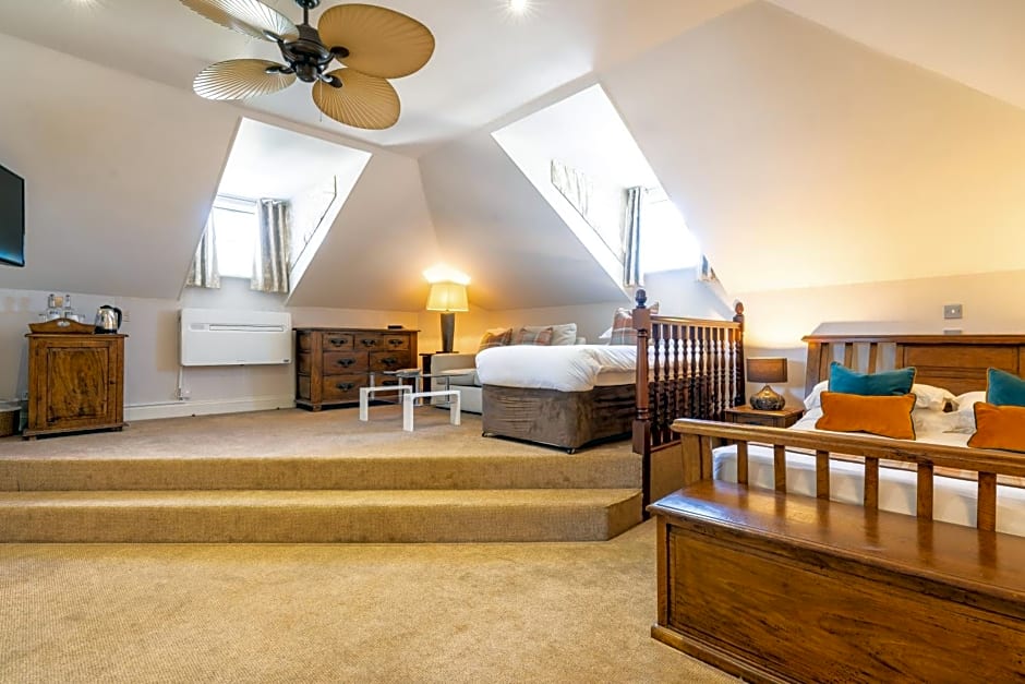 The Inn Boutique Hotel Bar and Restaurant (Pet-friendly)