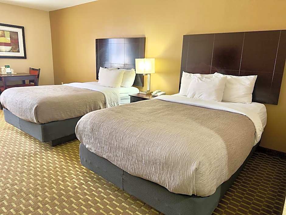 Quality Inn & Suites Pine Bluff