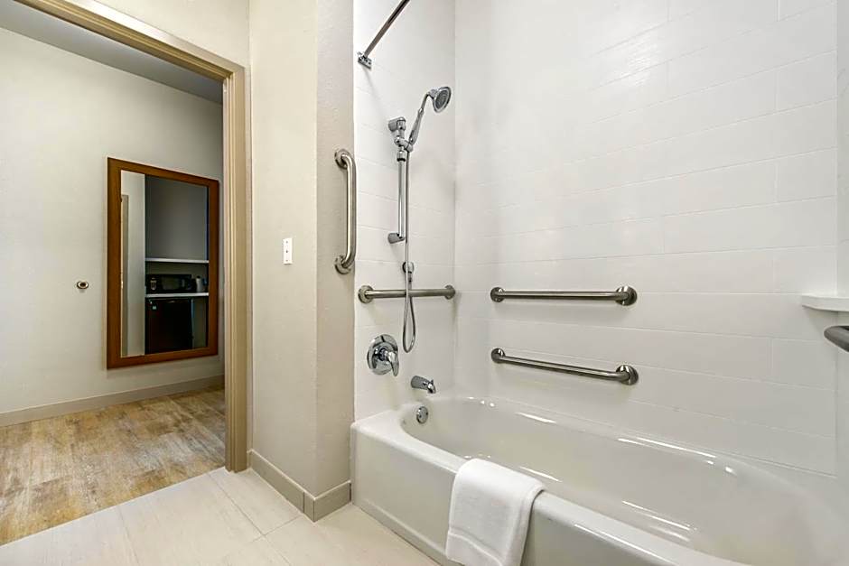 Holiday Inn Express & Suites - Carrollton West By IHG