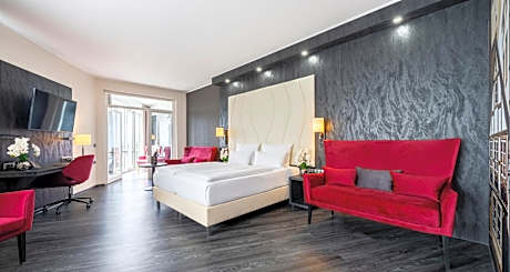 Junior Suite on Lake Side with Sofa Bed