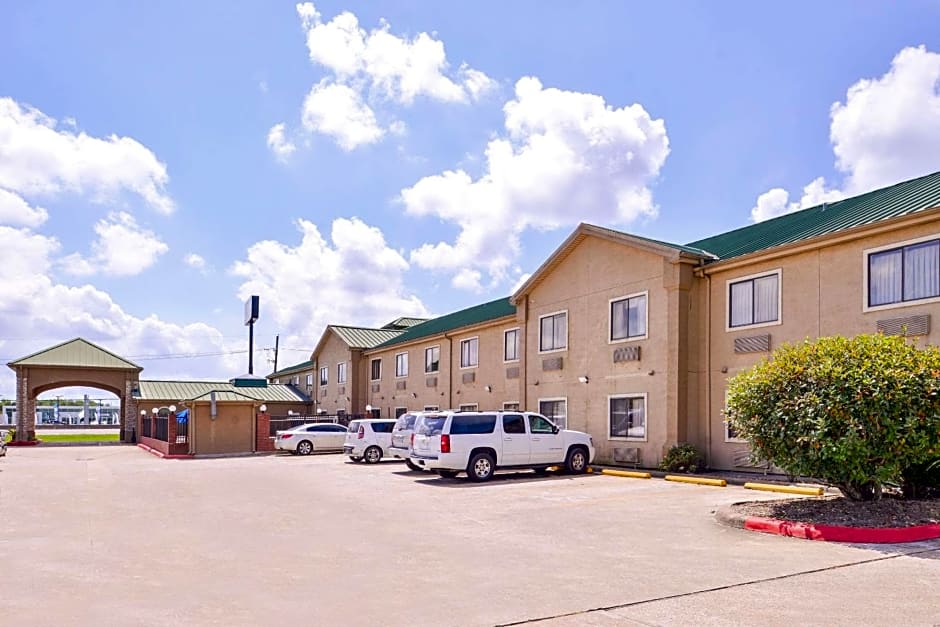 Quality Inn & Suites Beaumont