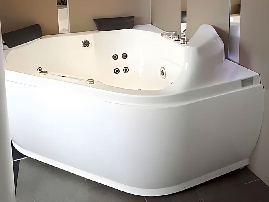 ApartaSuites Satellite by Abalu Hotels