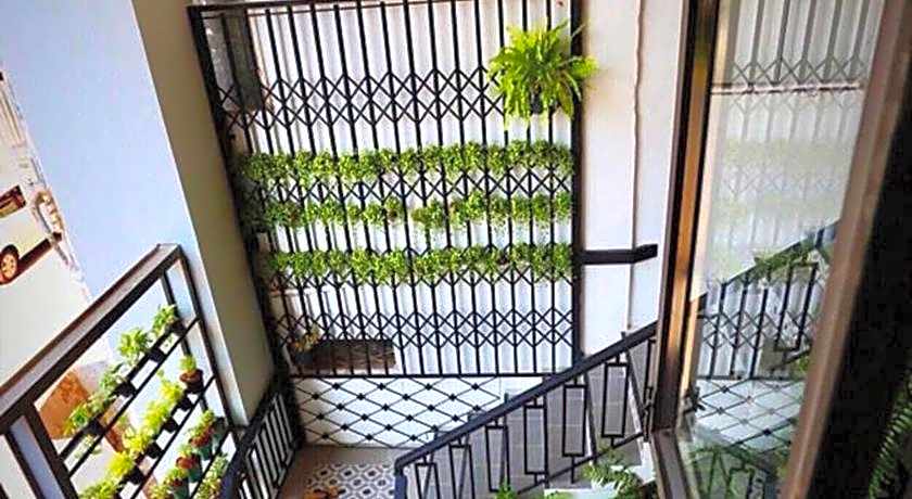 Bloom Boutique Hotel and Cafe