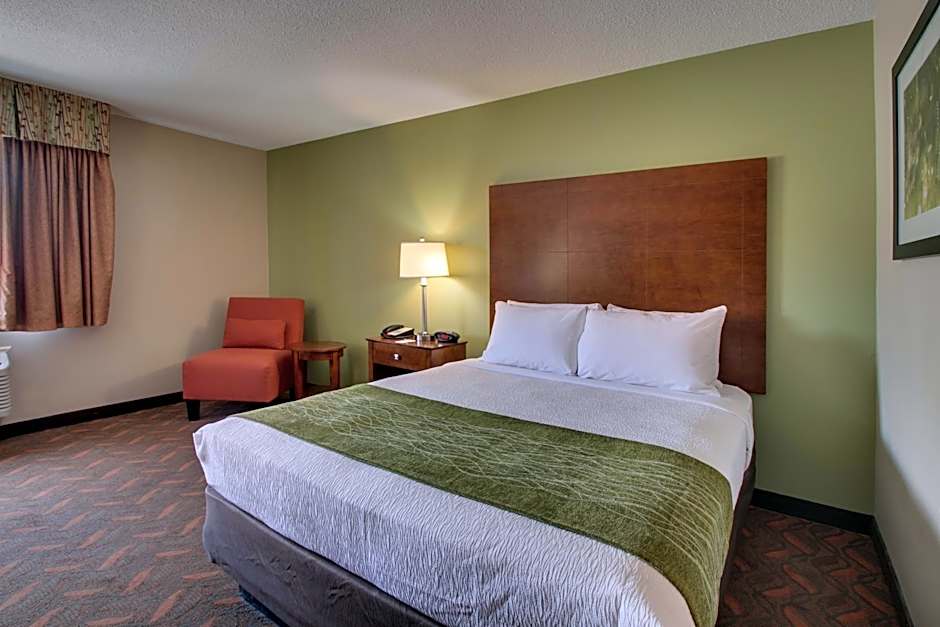 Greenfield Inn & Suites Elizabethtown, KY I65 Exit 94