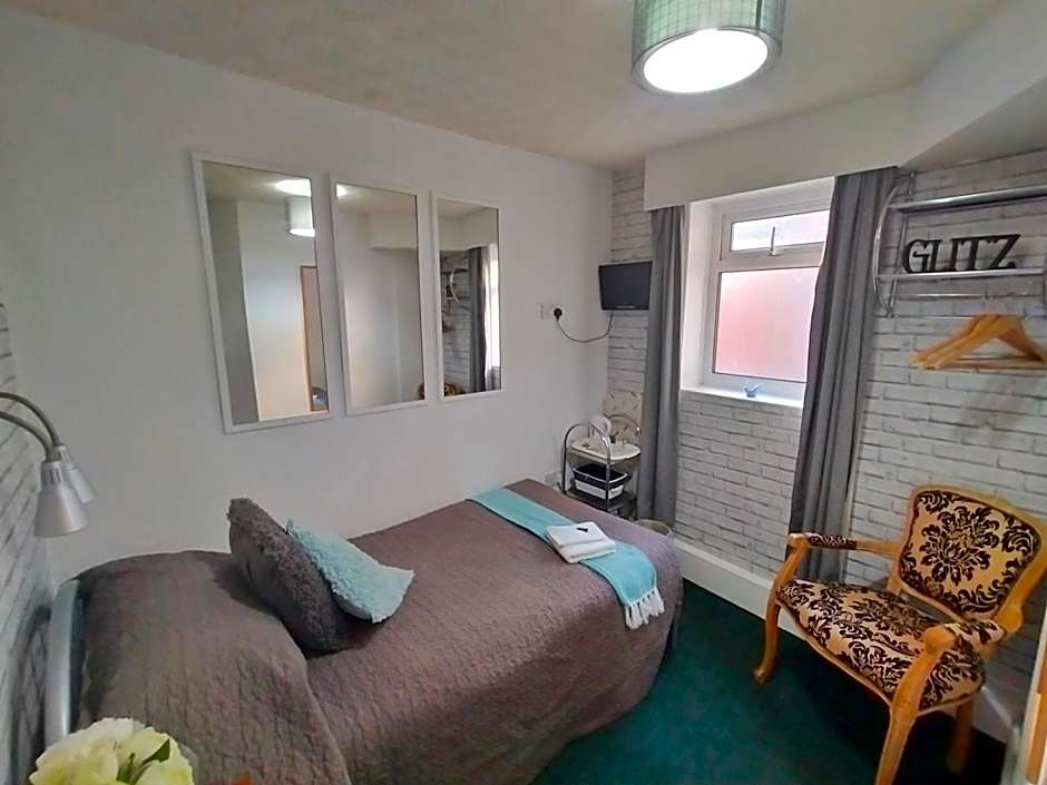 Hotel Babylon – Blackpool