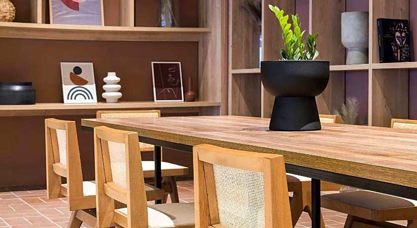 Domes Aulus Zante, Autograph Collection