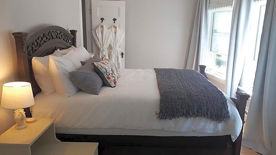 Hillside Landing B&B