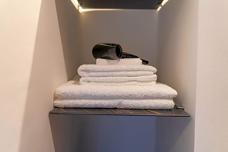 B&Z LUXURY