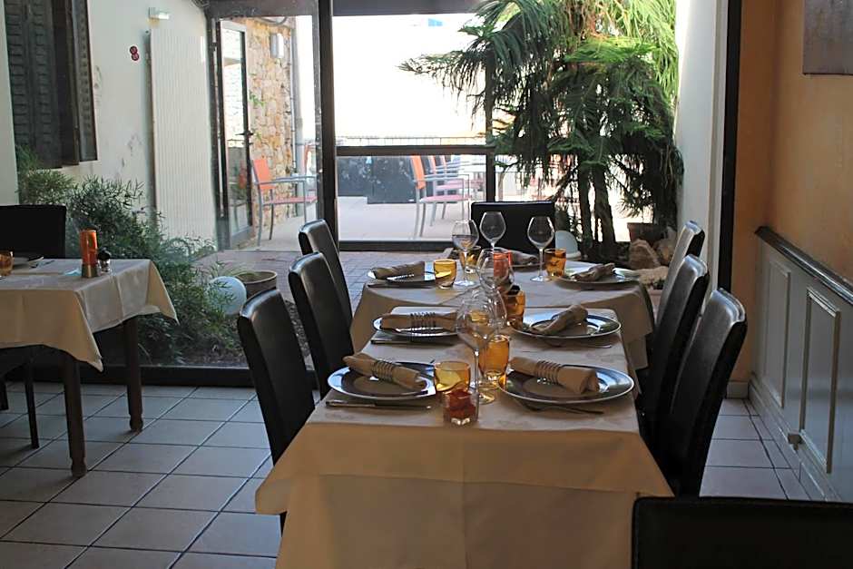 Logis Hôtel Restaurant Vuillot