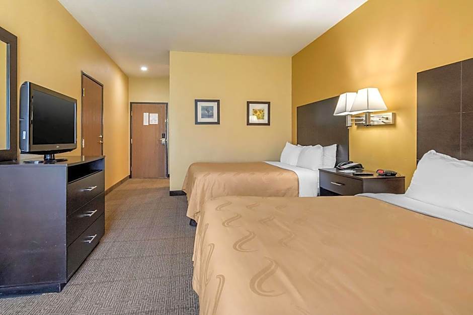 Quality Inn & Suites Lenexa Kansas City