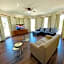 La Lola Hotel & Suites