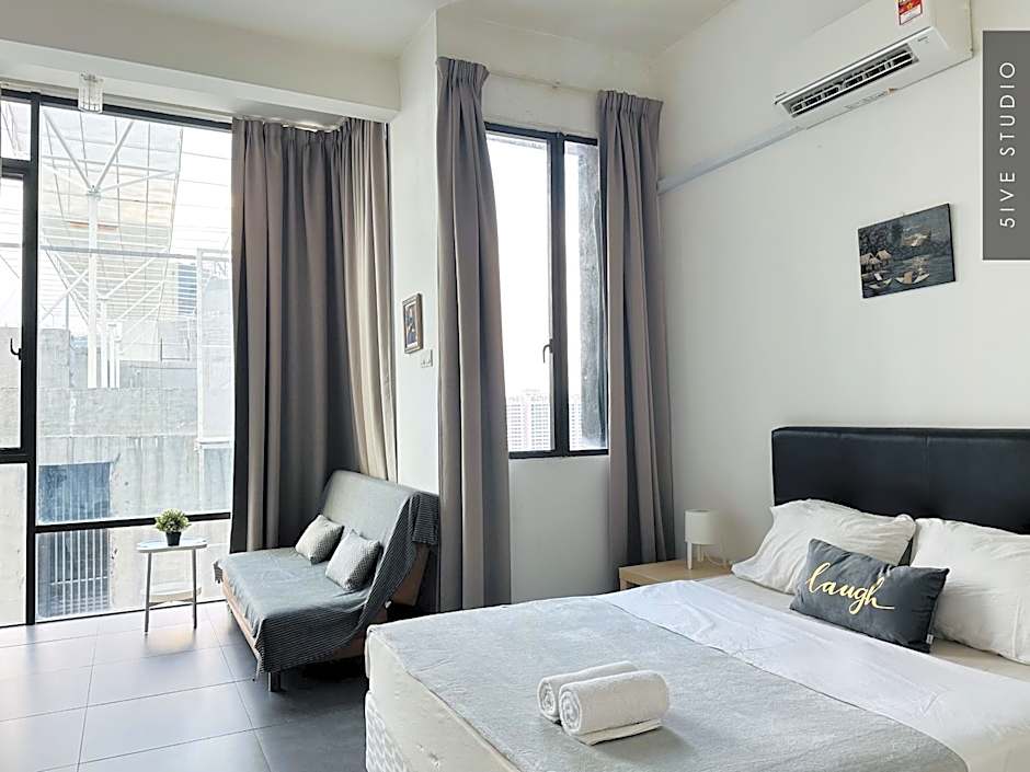 Five Studio - Empire Damansara