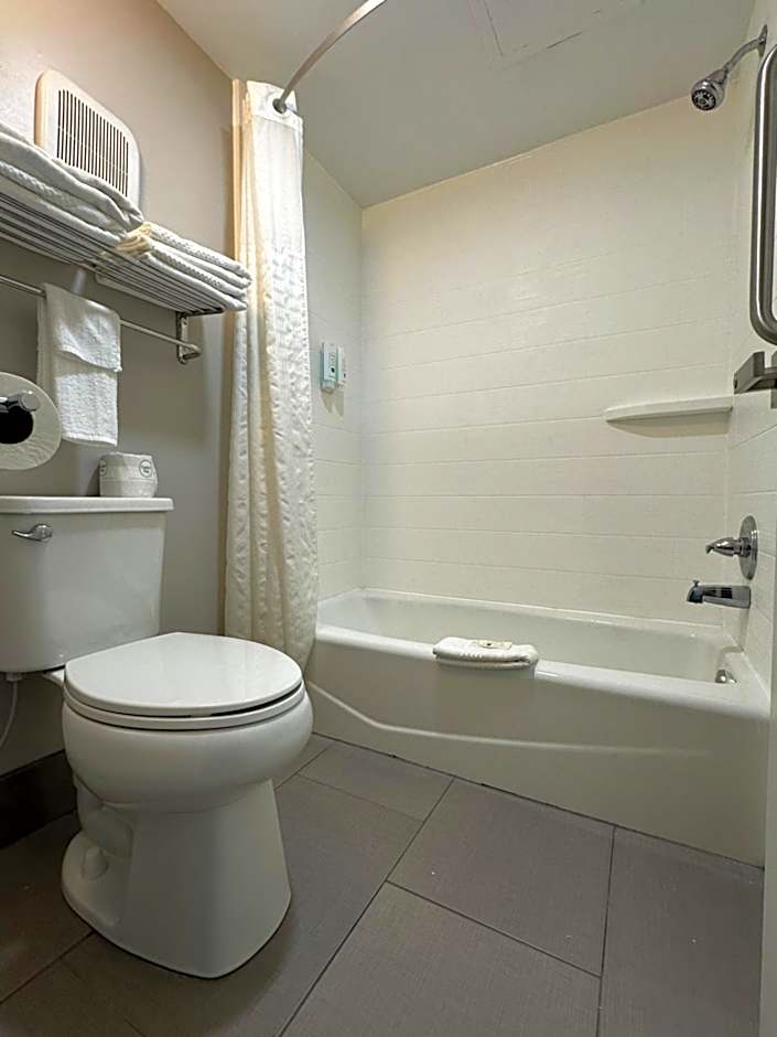 Quality Inn Calhoun North I-75