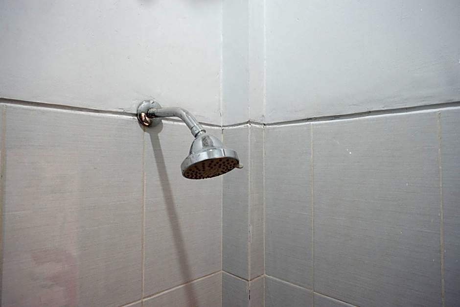 RedDoorz near Padang Golf Adisucipto