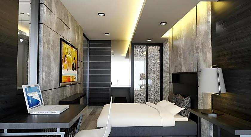 Alvarez Hotel