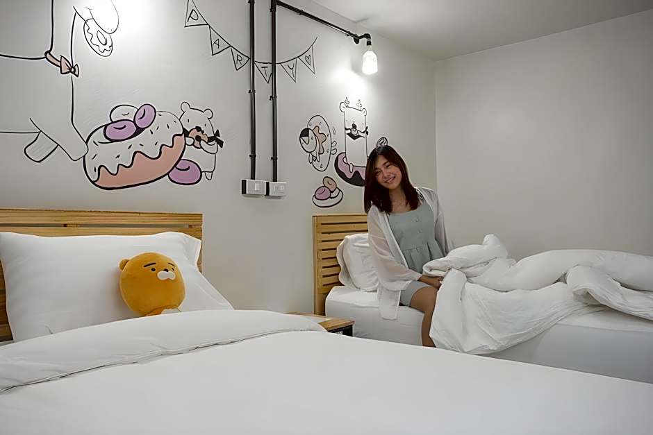 QBix Hotel