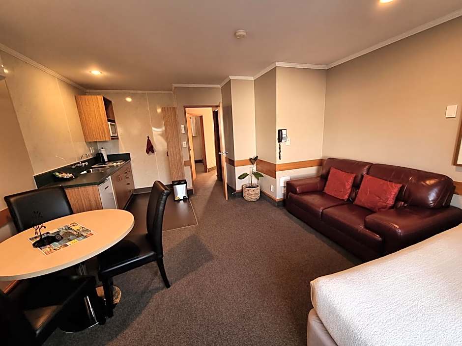Amross Court