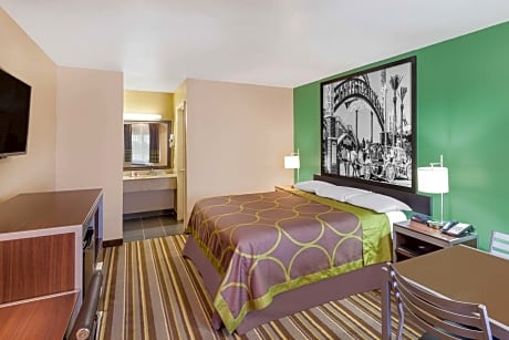 1 King Bed Non-Smoking