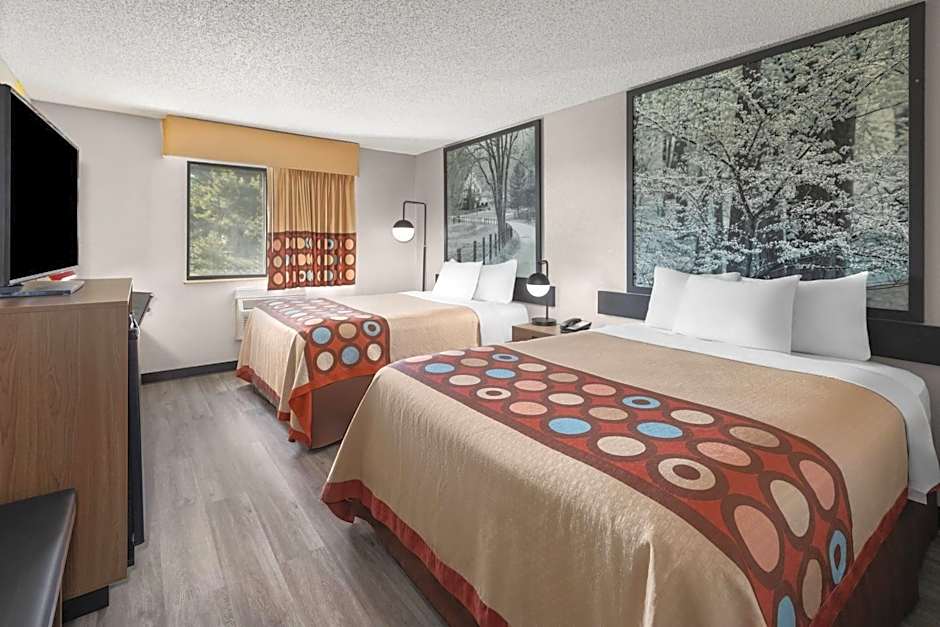 Super 8 by Wyndham Kent/Akron Area