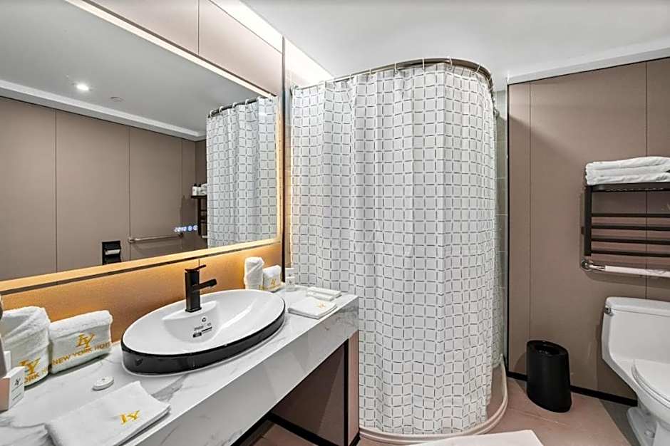 Ly New York Hotel