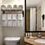 Country Inn & Suites by Radisson, Woodbury, MN