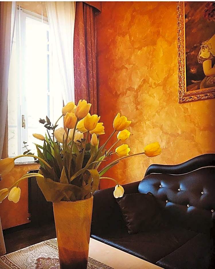 Pope's Suites