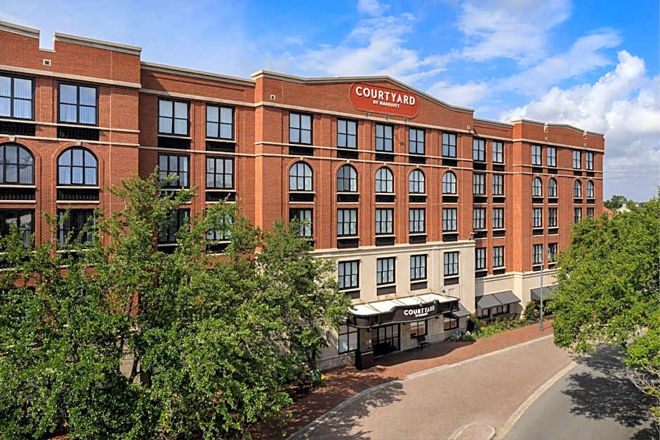 Courtyard by Marriott Savannah Downtown/Historic District