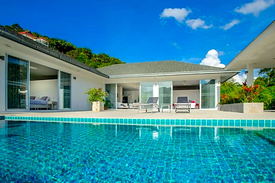 3BR Villa Private Pool 10min to Beach