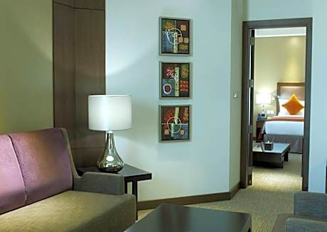 1 King Junior Suite City View