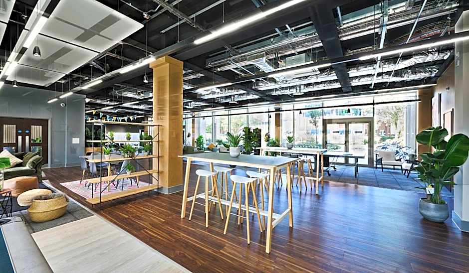 For Students Only The Oaks in Coventry