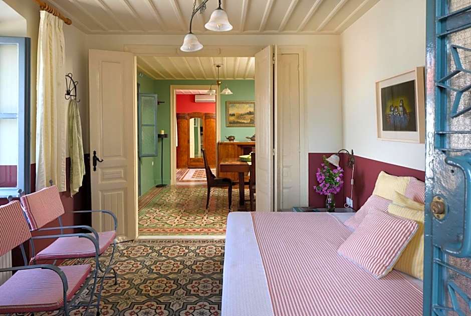 Sto Roloi Island Houses