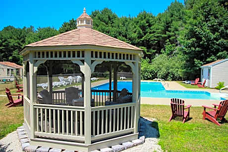 Kennebunk Gallery Motel and Cottages