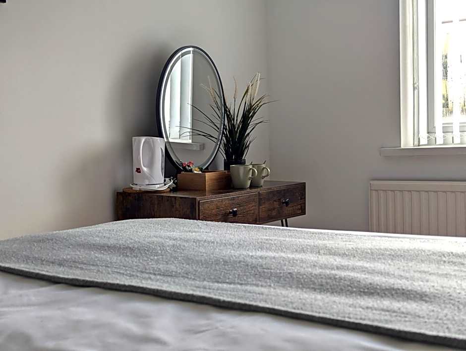 The Lodge by Cefn Tilla