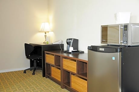 Queen Room - Non-Smoking