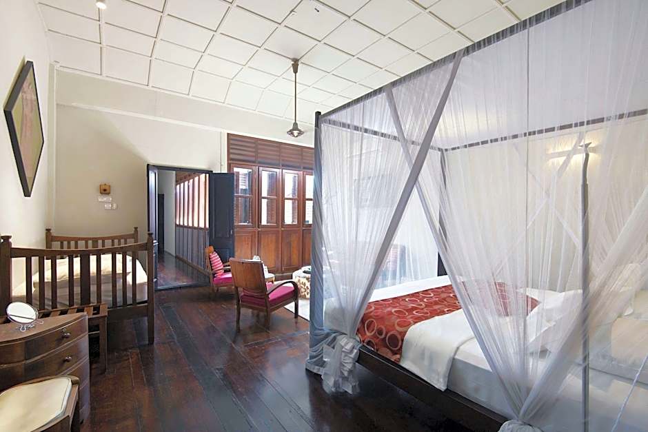 Noordin Mews Hotel