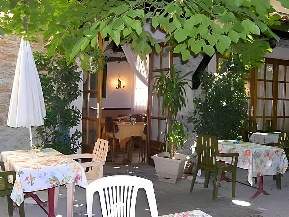 Hotel Le Commerce