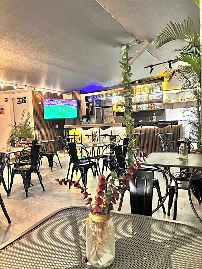 Hotel Laureles Plaza