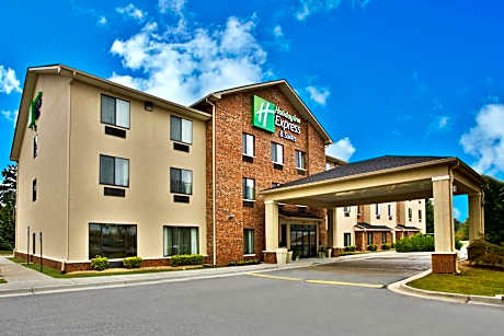 Holiday Inn Express & Suites Buford NE - Lake Lanier by IHG