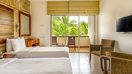 Standard Twin Room with Sea View - 10% Off at Seaside Social Lounge & Bar & 15% Off on Spa, Black Coral & Center Point Restaurants