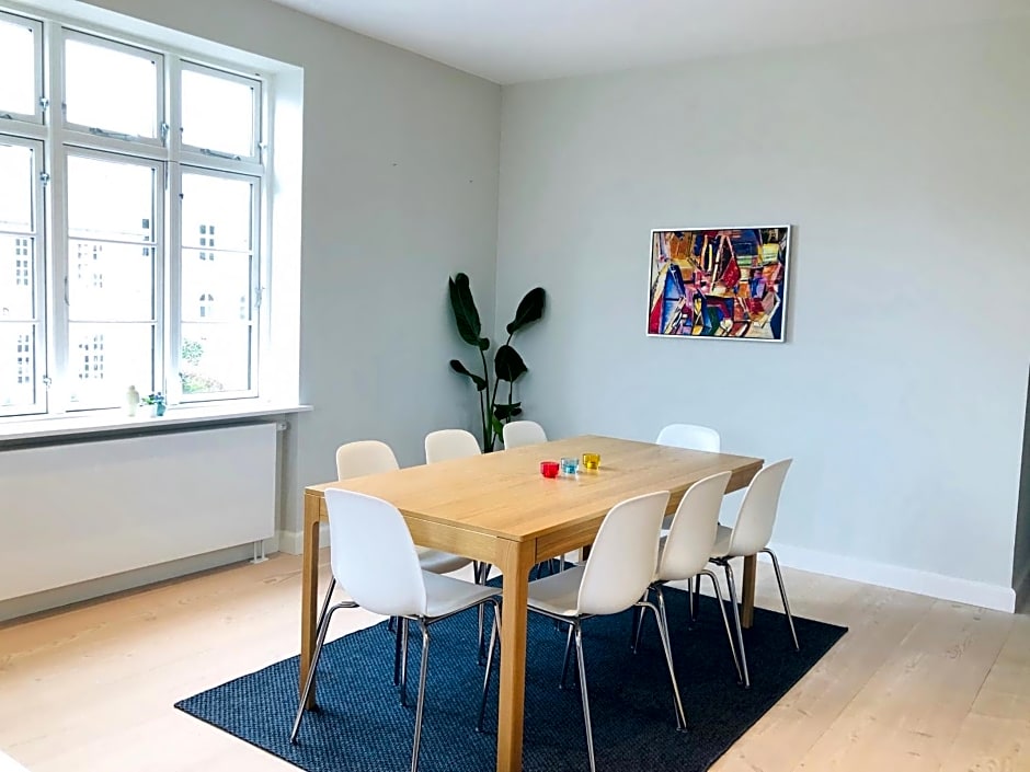 aday - Modern Living - Room One - Aalborg Center