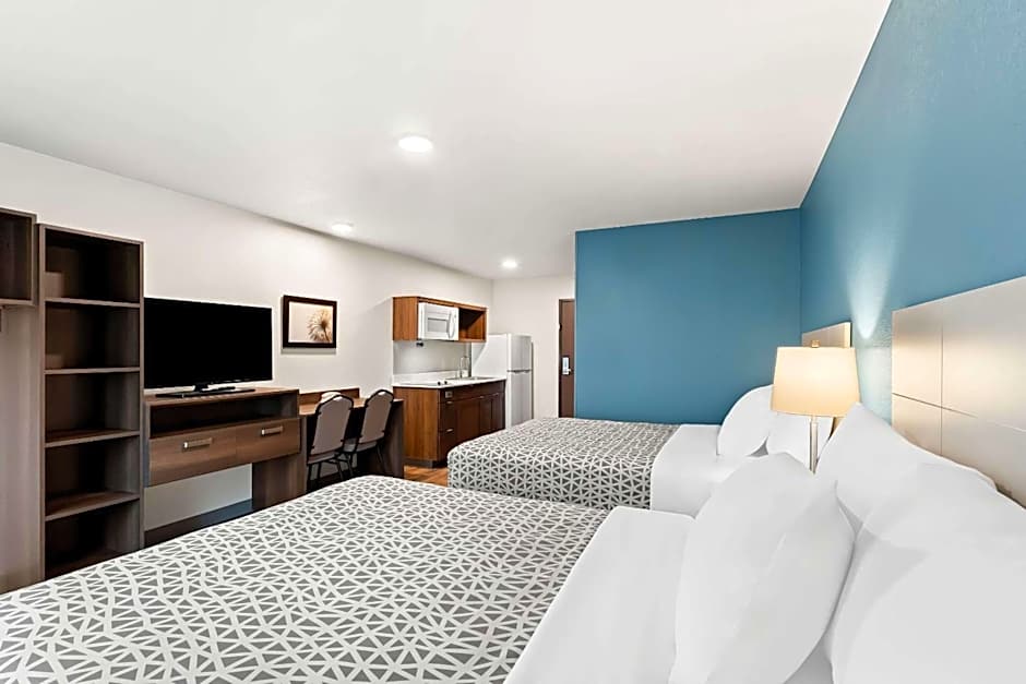 WoodSpring Suites Denver Commerce City